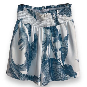 Botanical Tropical Leaf Print Smocked Shorts with Pockets Size M Length 3”